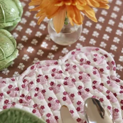 Discount Trudie Abigail Pink Scalloped Quilted Placemat