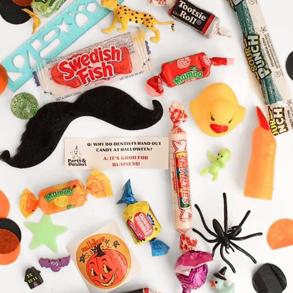 Party & Parlour Black Plaid Jumbo Halloween Surprise Bon Bon