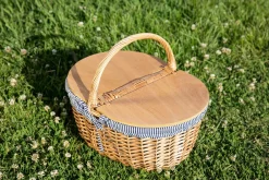 Picnic Time Family of Brands Country Picnic Basket