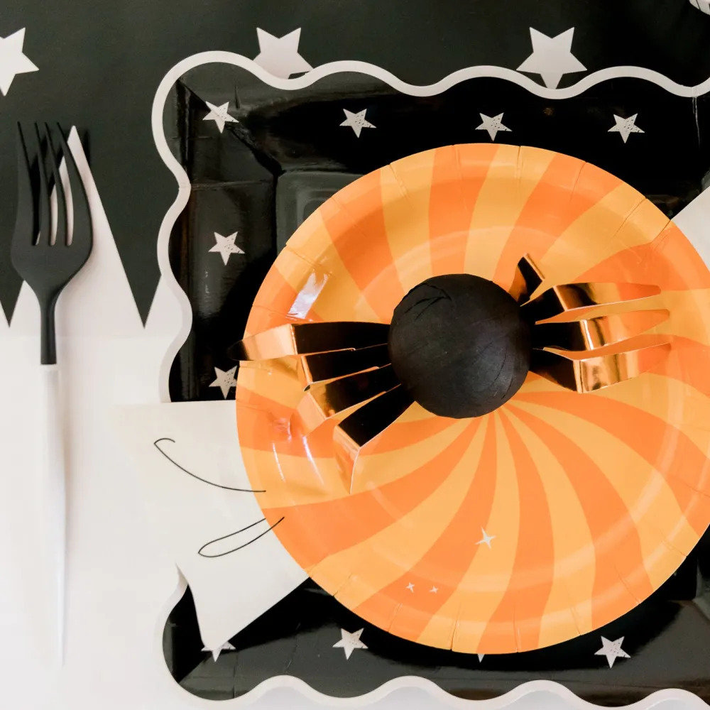 Hot Sophistiplate Fancy Black & White Cutlery