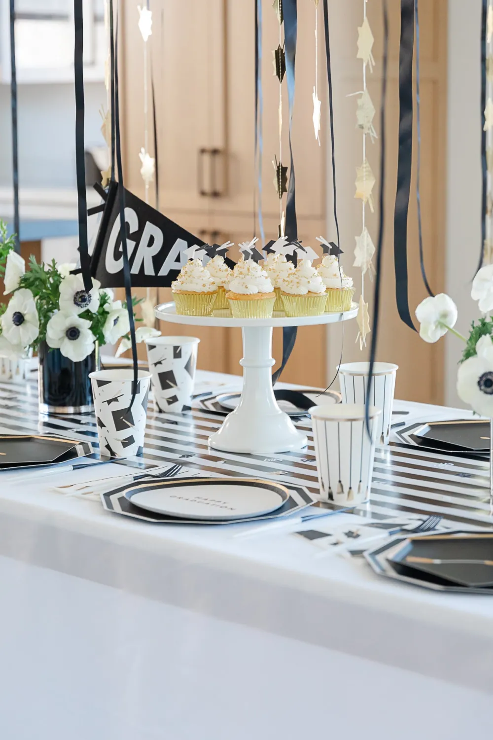 New Bonjour Fete Graduation Hat Garland