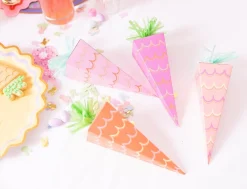 Online Packed Party Hop & Pop Carrot Party Crackers (6 ct)