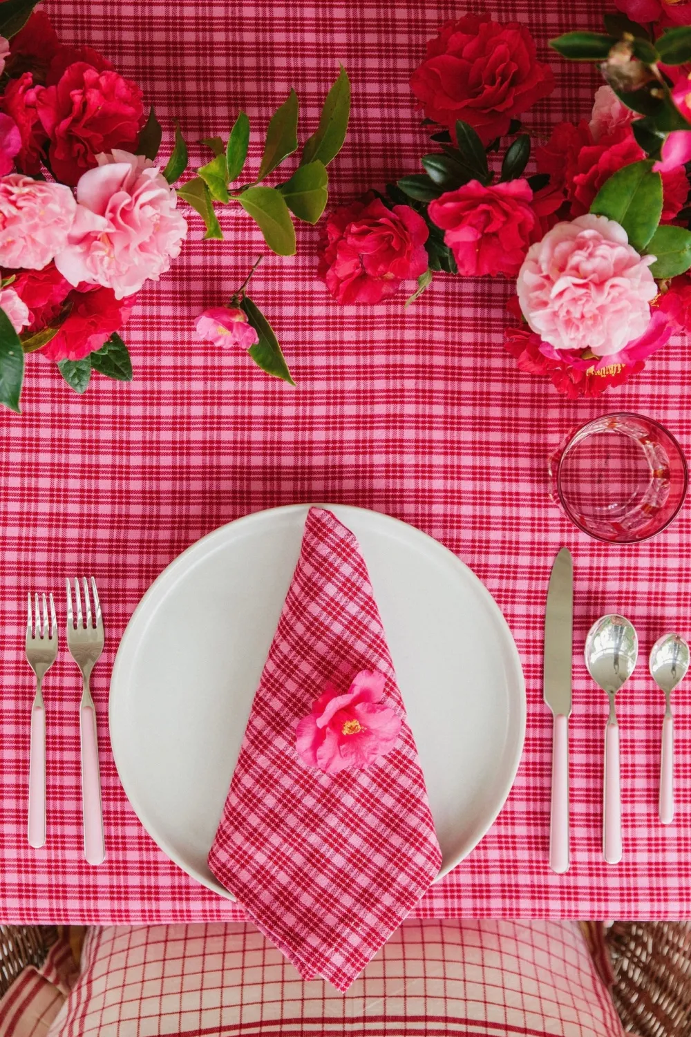 Online Heather Taylor Home Katherine Plaid Valentine Tablecloth