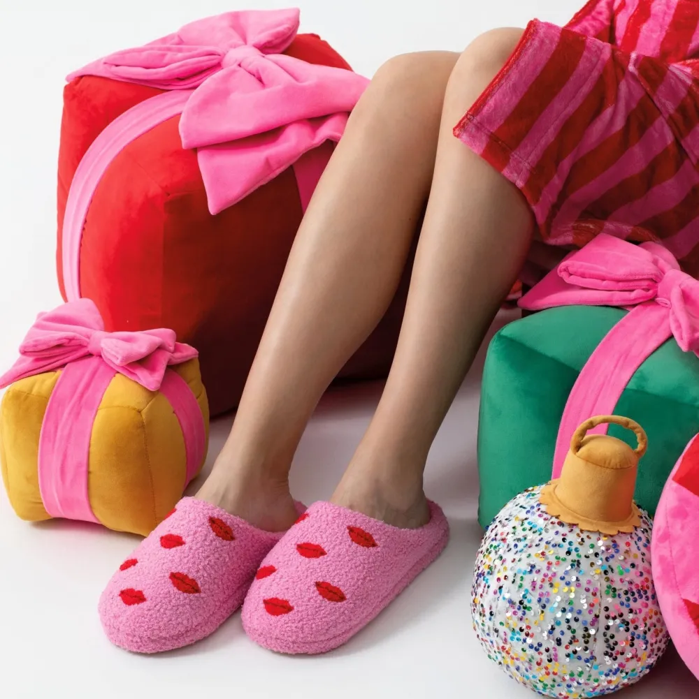 Best Shiraleah Retail Pink Lips Slippers