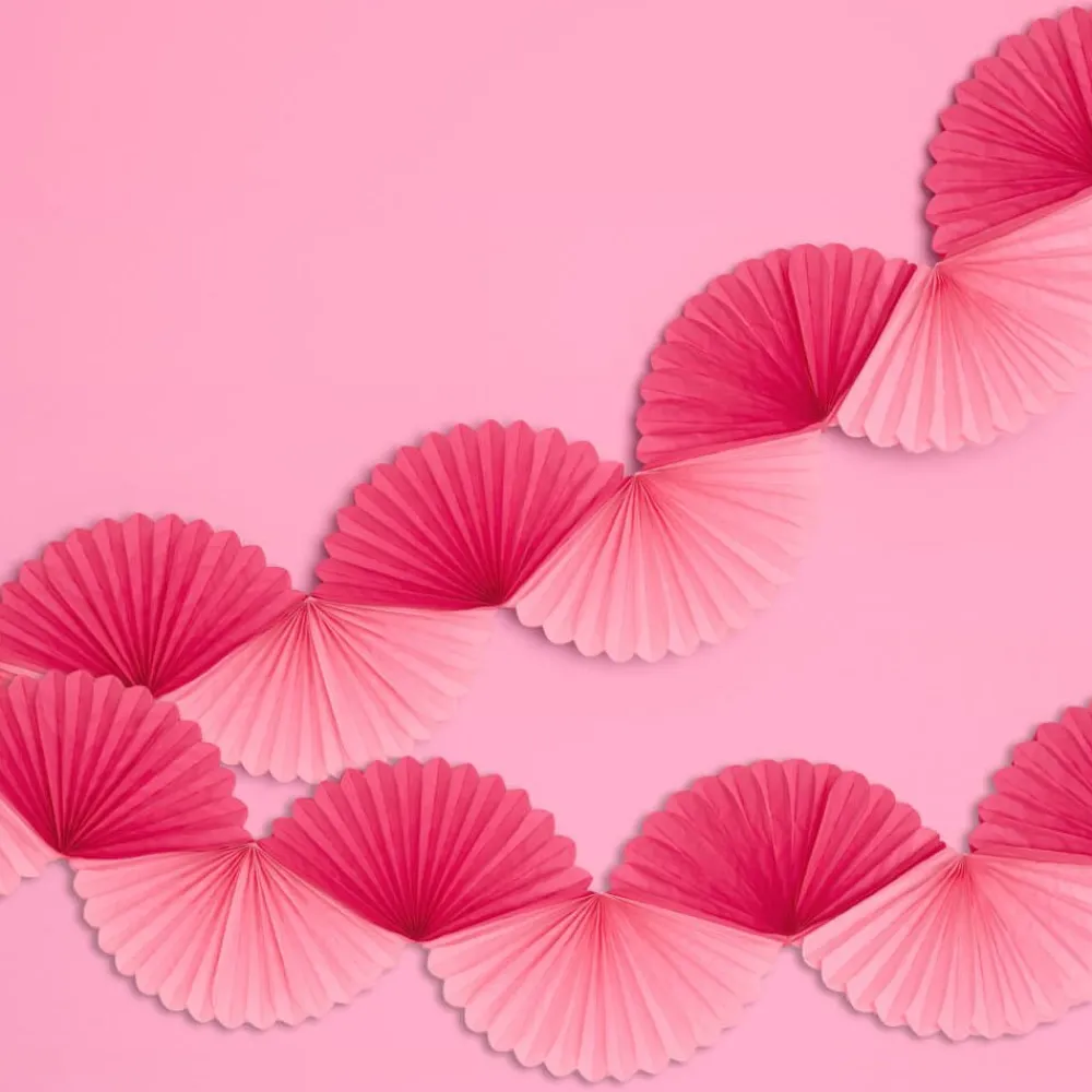 xo, Fetti Pink Tissue Fan Banner