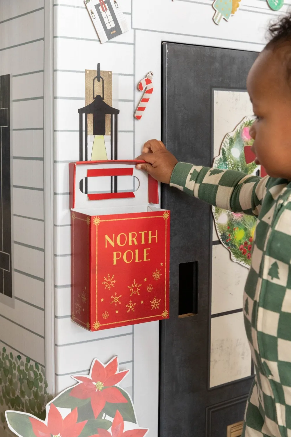 Outlet Make It Cute, LLC Playhouse Christmas Decor Kit