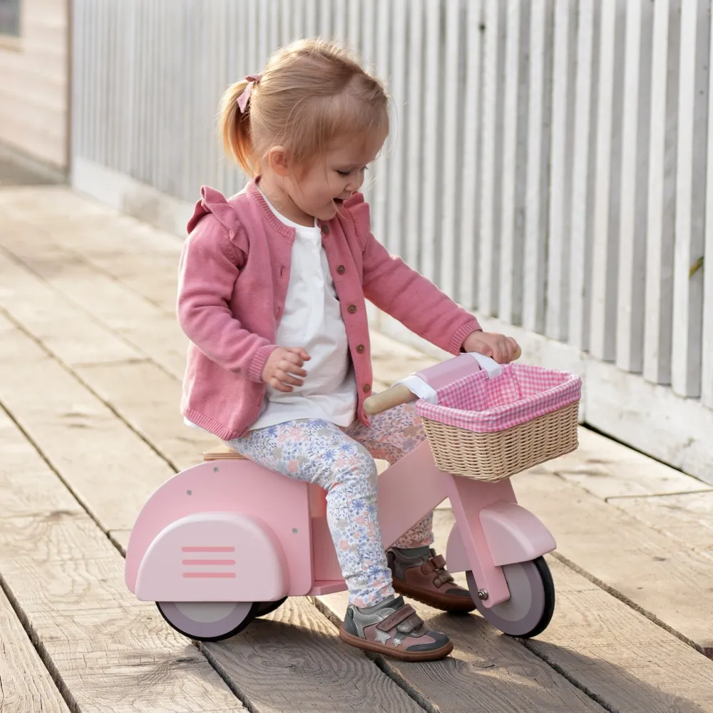 Outlet Tender Leaf Scooter with Basket