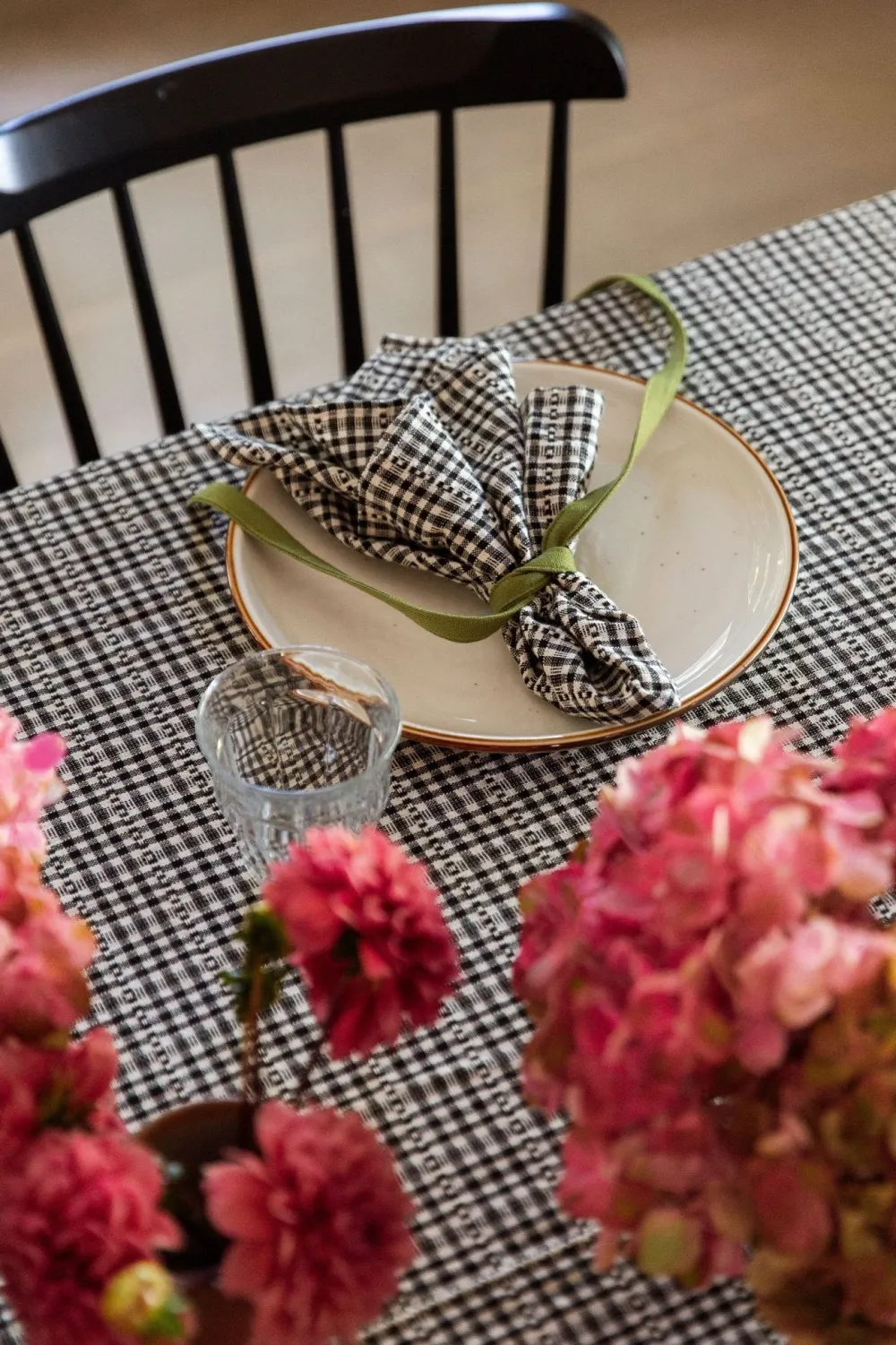 Discount Heather Taylor Home Soho Black Napkins