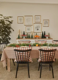 Hot Heather Taylor Home Soho Nutmeg Tablecloth