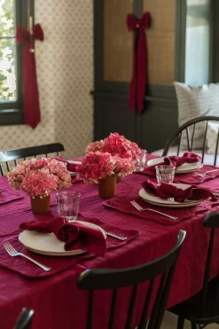 Sale Heather Taylor Home Soho Two Toned Bordeaux Tablecloth
