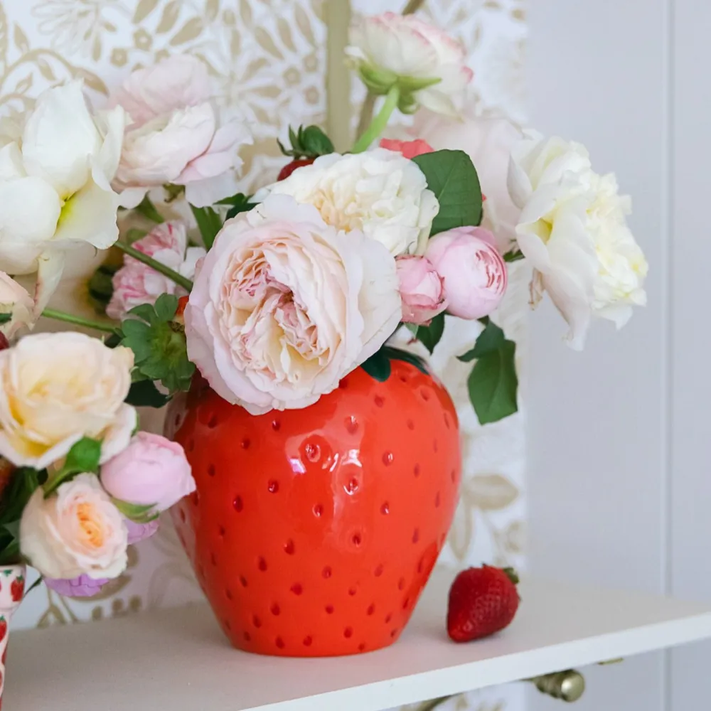 Online ban.do Strawberry Shaped Vase